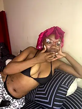 YummyMelanin117 online show from December 23, 7:23 am