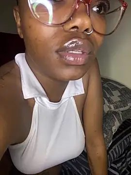 YummyMelanin117 online show from October 27, 1:56 am