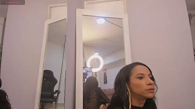 MelanieMiller  online show from November 14, 6:13 am