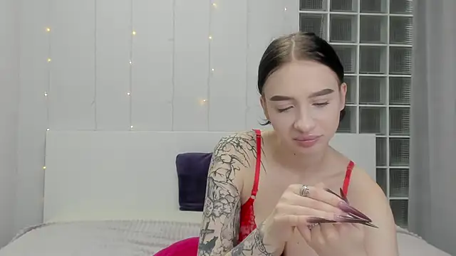 Snapshot of Chatty_Alice chatting on October 20, 1:41 am Chatty Alice online show from October 20, 1:41 am