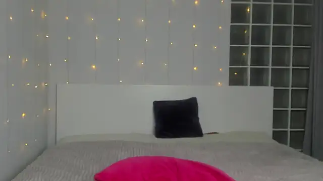 Snapshot of Chatty_Alice chatting on October 14, 4:26 am Chatty Alice online show from October 14, 4:26 am