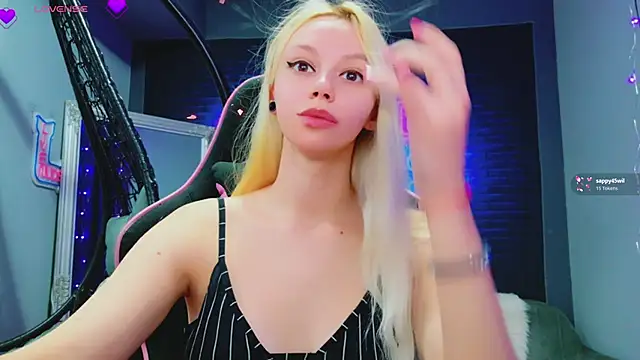 AlessiaCroft online show from March 7, 5:03 am