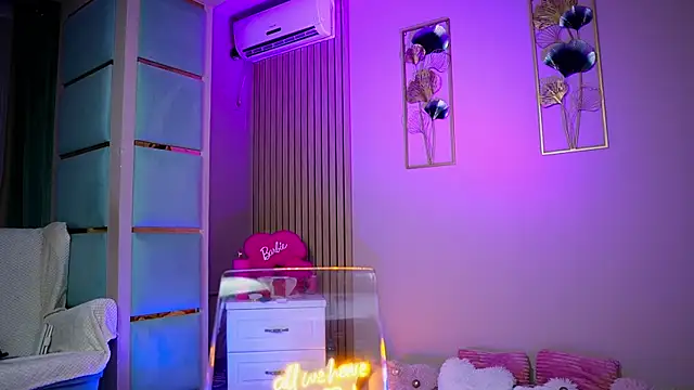 SabrinaJade online show from September 20, 6:23 am