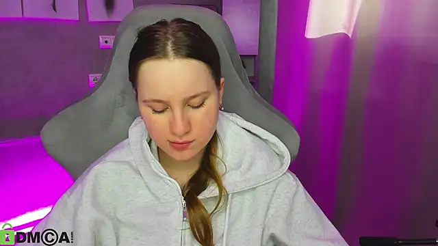 Candy Cansew online show from March 21, 8:19 am