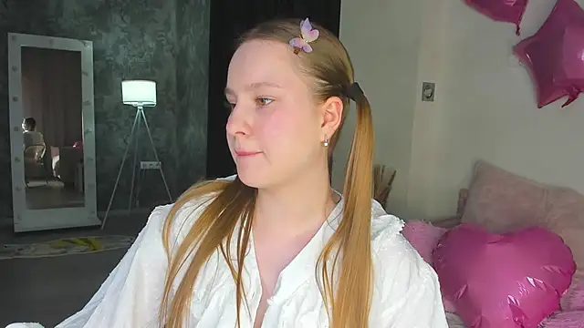 Candy Cansew online show from June 5, 6:52 am
