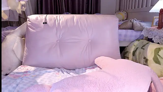 love-uiui online show from October 28, 4:57 pm