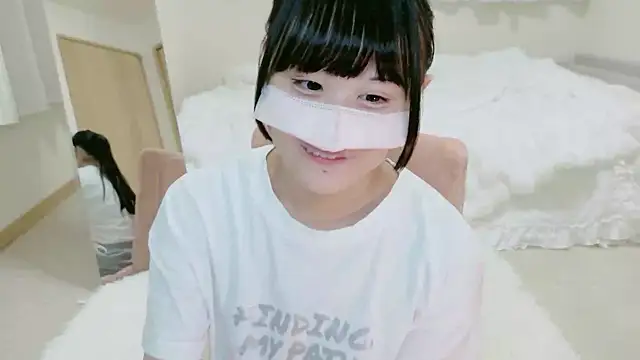 Snapshot of im_hina chatting on October 13, 1:14 pm im hina online show from October 13, 1:14 pm