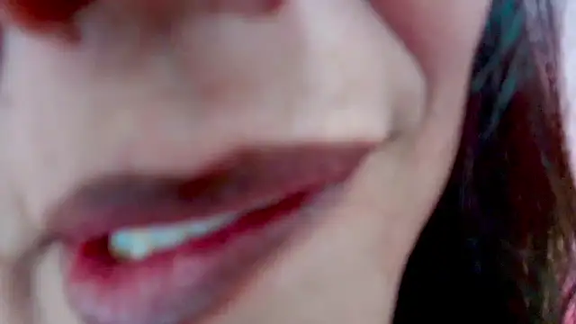 EmmaJhomson online show from February 17, 1:10 pm