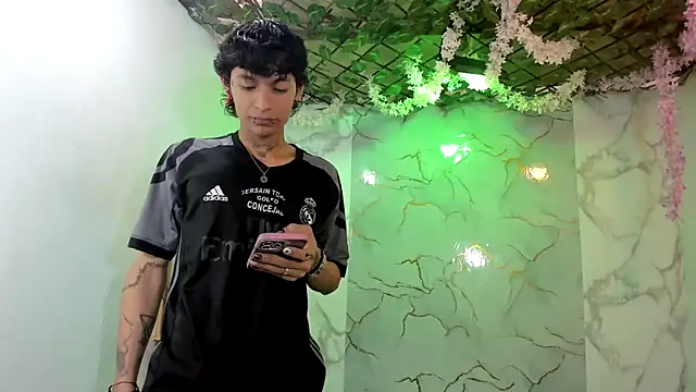 Bastian boyshot77 online show from April 14, 7:14 pm