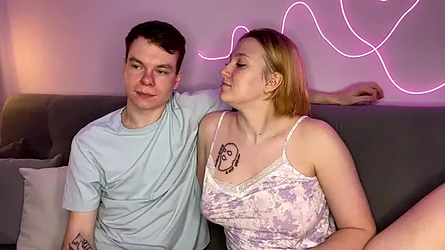 julielourens online show from October 8, 8:07 am