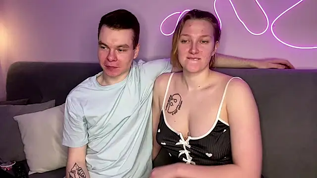 julielourens online show from November 29, 8:18 am