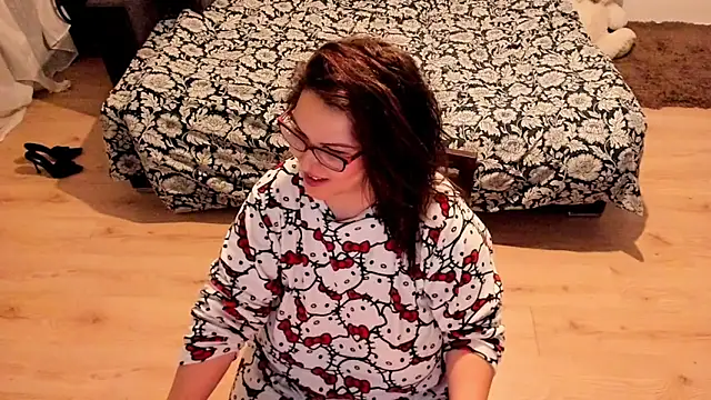 Snapshot of Squirt_Kimm chatting on October 2, 12:43 pm Squirt Kimm online show from October 2, 12:43 pm