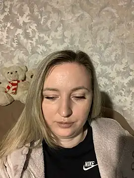 hotsteacher online show from February 23, 3:18 am