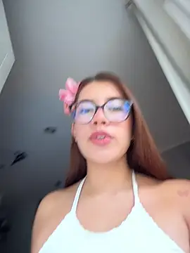 sara calderon online show from April 8, 1:35 pm