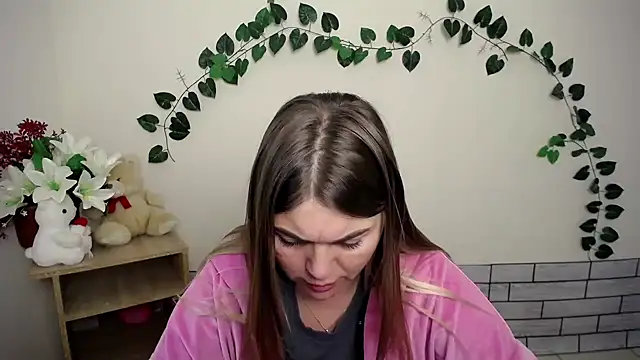 Snapshot of Magic_Katarina_ chatting on September 15, 6:32 am Magic Katarina online show from September 15, 6:32 am
