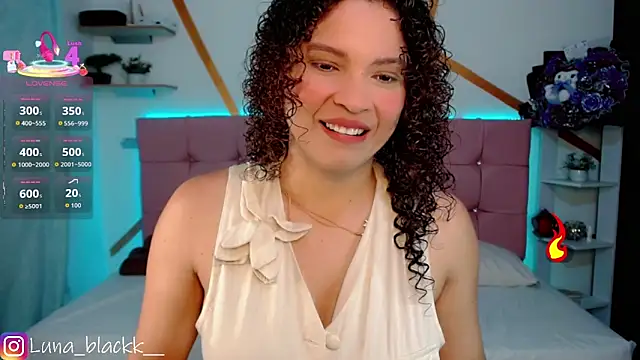 Luna blackk online show from November 6, 9:21 pm