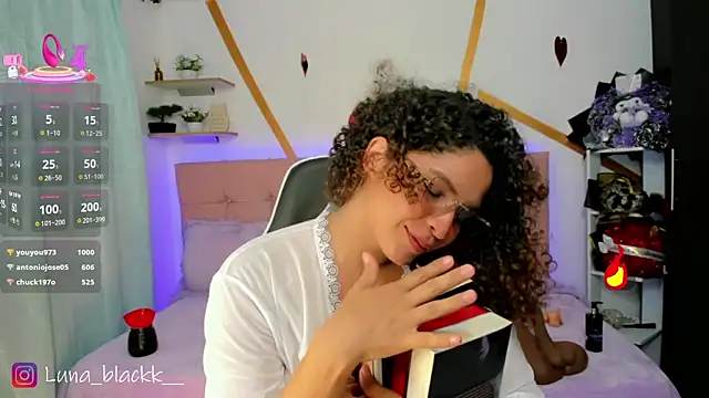 Luna blackk online show from March 8, 2:04 am