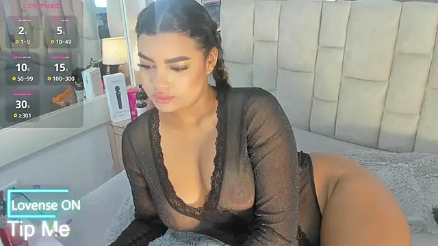 VICTORIAGRAYS online show from October 2, 11:48 am