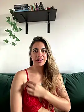 lushPeach online show from January 8, 1:15 pm