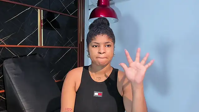 HannyThompson online show from June 6, 12:33 pm