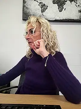 clarabell4 online show from November 27, 8:39 am