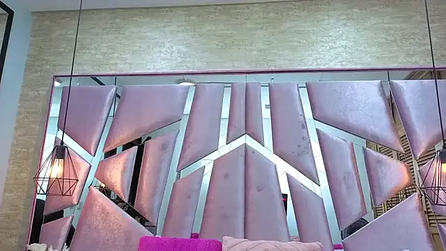 ThaliaCross online show from January 7, 7:39 pm