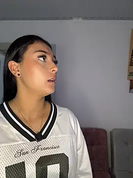 nicolexxaleja online show from April 13, 9:26 pm