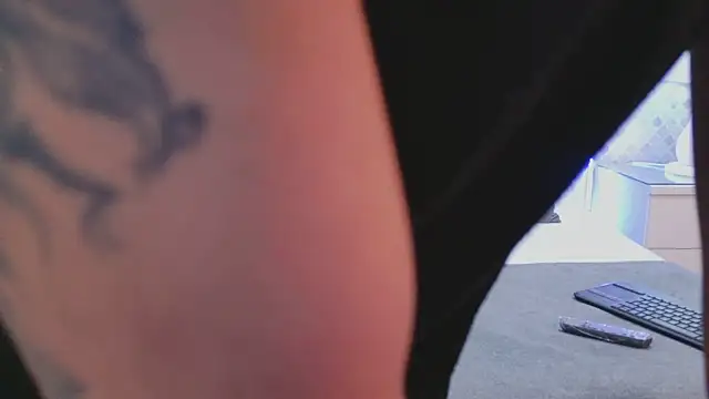 ZoeKrug online show from January 18, 3:25 am