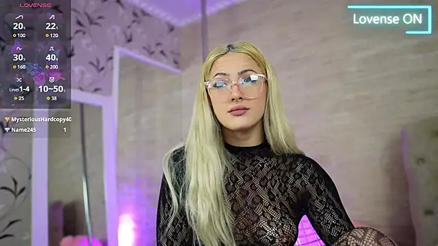 LucyLextonX online show from October 3, 4:39 am