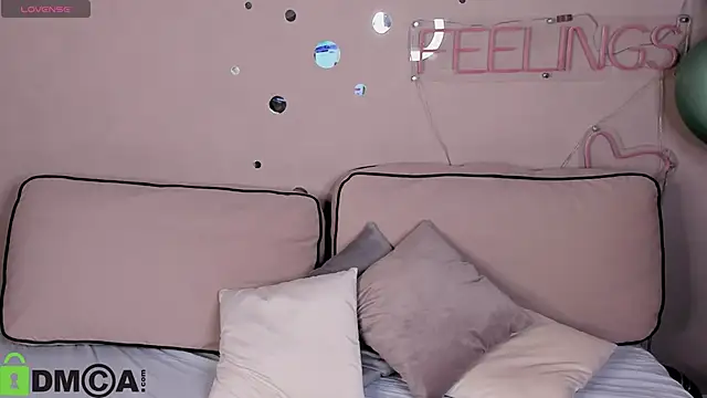 Elina Gravess online show from October 22, 12:59 am