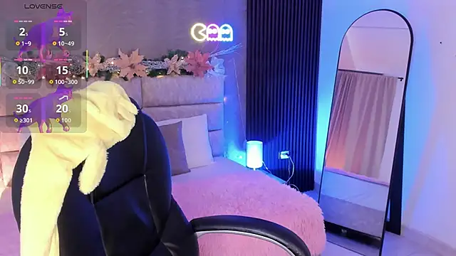 Arinextdoor online show from December 1, 2:15 am