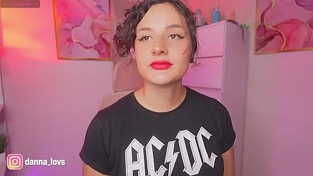 Dannaa Lovs online show from November 12, 7:01 pm