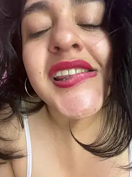 EmilyNoir1 online show from January 14, 9:42 pm