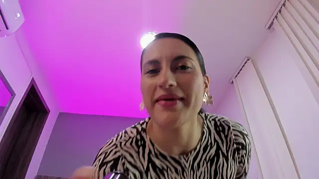 Atenea Clerk online show from November 10, 12:44 pm