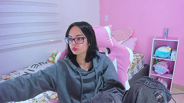 alexaa fox online show from November 12, 5:38 am