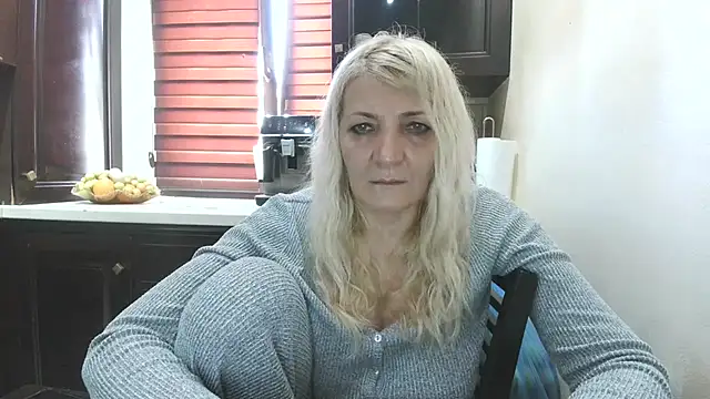 ButterflyBlondie online show from July 21, 12:17 pm