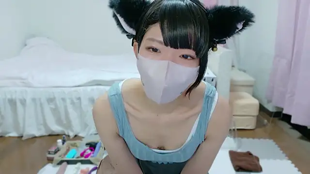 Snapshot of clara_6x9 chatting on October 7, 2:32 pm clara 6x9 online show from October 7, 2:32 pm