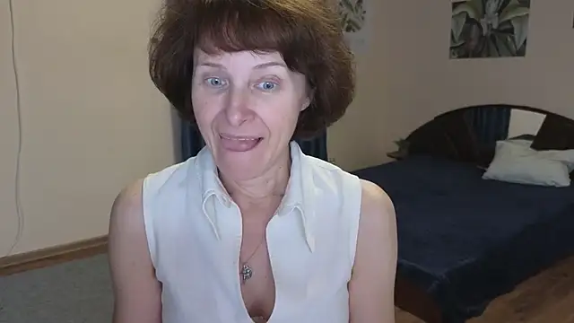 Lia Tito online show from November 10, 12:33 pm