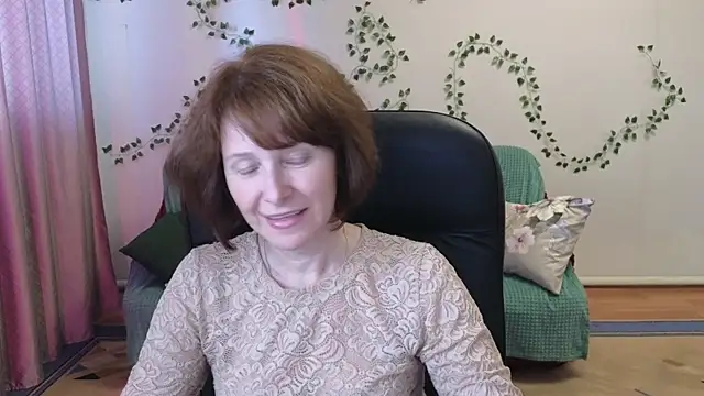 Lia Tito online show from June 8, 1:01 pm
