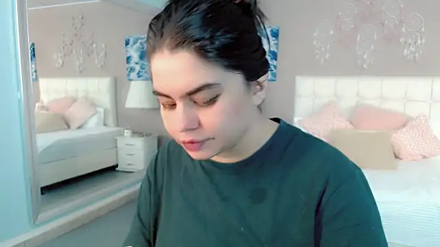 maddissonivanova online show from March 27, 7:03 pm