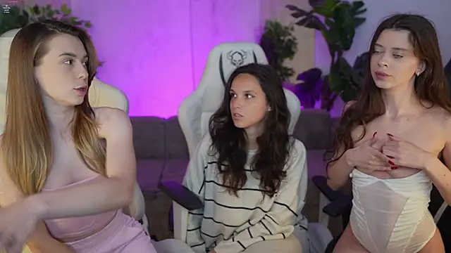 Snapshot of Regina_Sweet054 chatting on September 25, 2:38 pm Regina Sweet054 online show from September 25, 2:38 pm