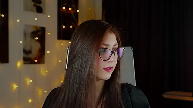 Mary Miiller online show from December 2, 9:33 am