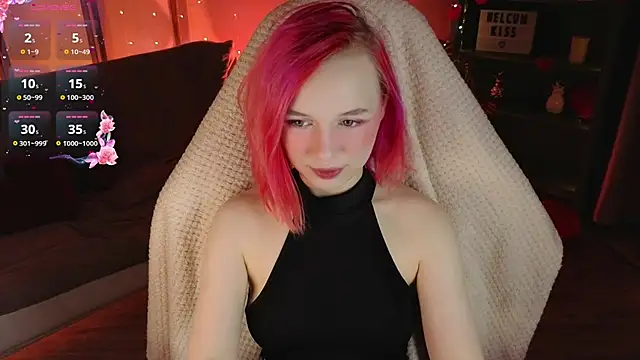 NaomiYoru online show from February 25, 8:40 pm