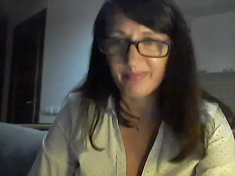 Snapshot of Elena48324 chatting on September 23, 6:17 pm Elena48324 online show from September 23, 6:17 pm