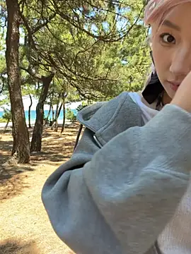 winter11 online show from April 8, 4:03 am