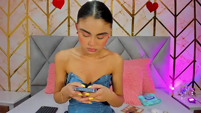 Cassidy 14 online show from April 10, 9:43 pm