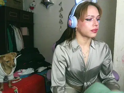 Xrussoaprilofficial online show from June 14, 12:41 am