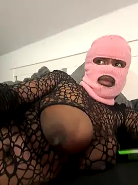 bustyblackebony online show from November 2, 8:01 pm