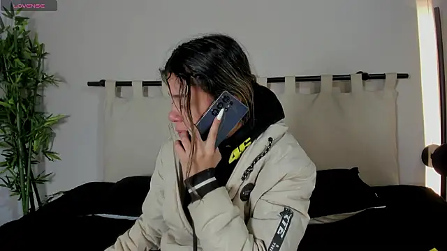 Rachell criss online show from February 14, 4:36 am