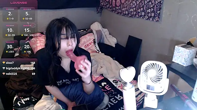 London Ray online show from February 8, 9:24 am